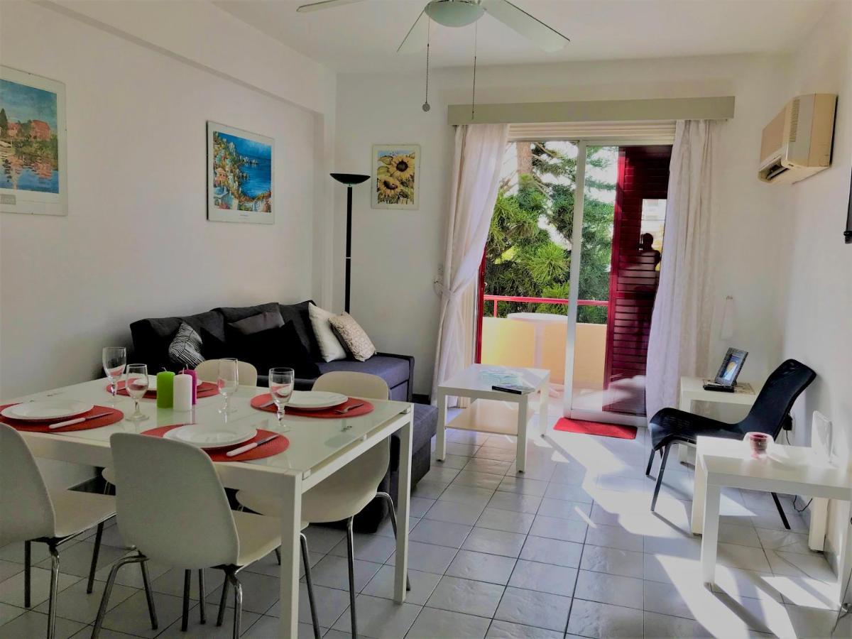 Apartment With Large Pool Лімасол Екстер'єр фото