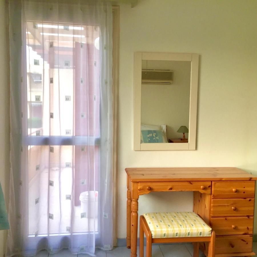 Apartment With Large Pool Лімасол Екстер'єр фото